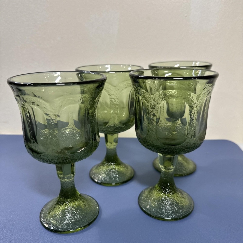 Vintage Avocado Green Textured Glass Goblets Set of 4‎ Retro MCM Thumbprint 70s